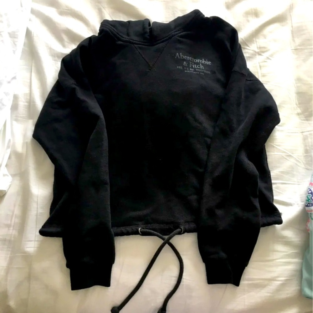 Abercrombie & Fitch Cropped Hoodie